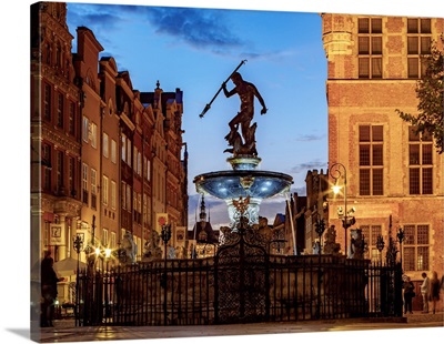 Poland, Gdansk, Old Town, Neptune's Fountain at twilight