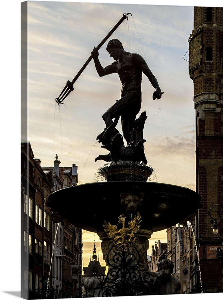 Poland, Pomeranian Voivodeship, Gdansk, Old Town, Neptune's Fountain.