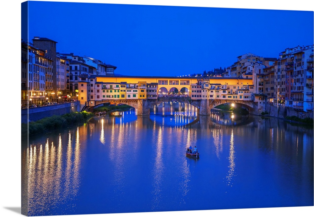 Ponte Vecchio, Florence, Tuscany, Italy, Europe.