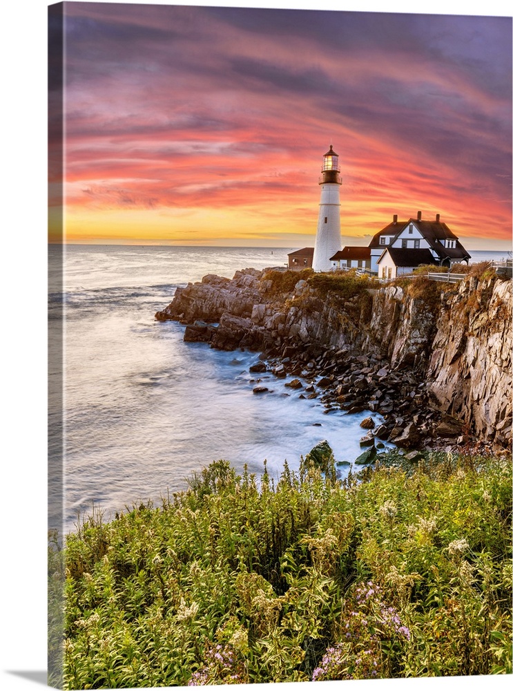 Portland Head Lighthouse, Cape Elizabeth,Sunrise Portland, Maine, New England, USA