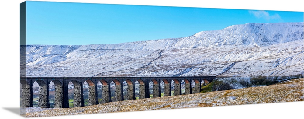UK, England, North Yorkshire, Ribblehead Viaduct And Whernside Mountain, One Of The Yorkshire Three Peaks