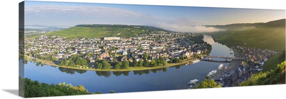 River Moselle and Bernkastel-Kues at dawn, Rhineland-Palatinate, Germany.