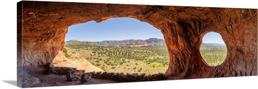 Robbers Roost Cave Window, Sedona, Arizona, USA