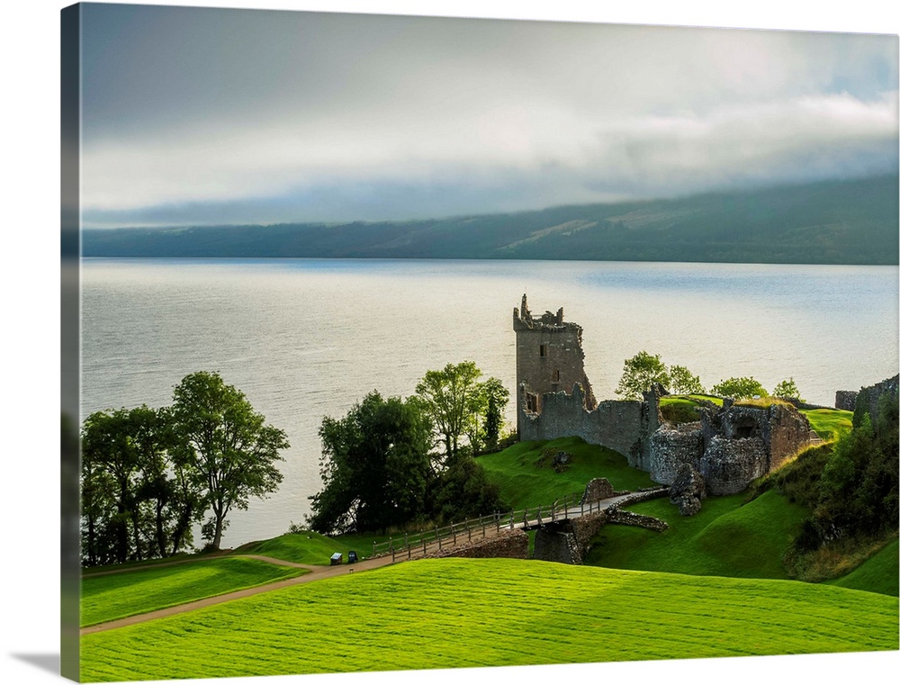UK, Scotland, Highlands, Urquhart Castle and Loch Ness.