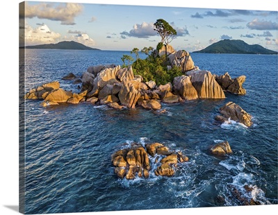 Seychelles, La Digue, Ave Maria Rock, Indian Ocean