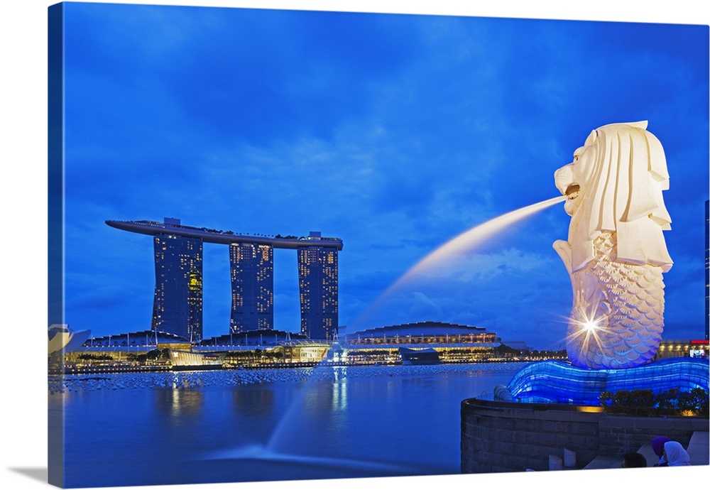 South East Asia, Singapore, Merlion and Marina Bay Sands.
