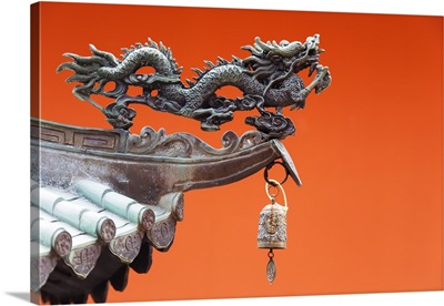 Singapore, Thian Hock Keng Temple, detail of dragon sculpture