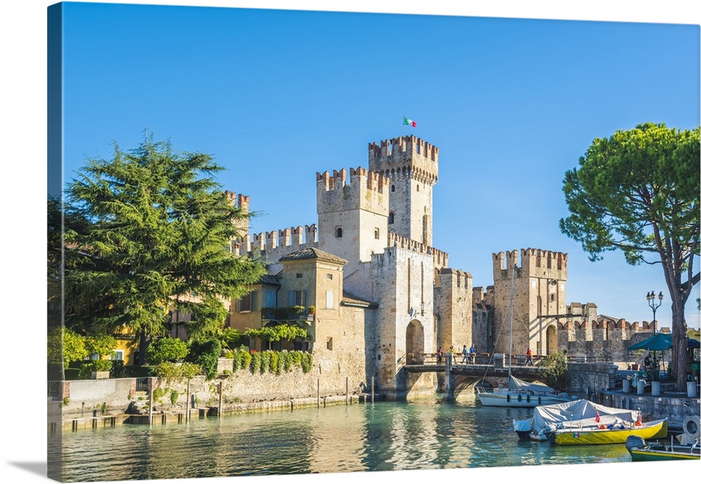 Sirmione, lake Garda, Brescia province, Lombardy, Italy. Scaliger Castle (Rocca Scaligera).