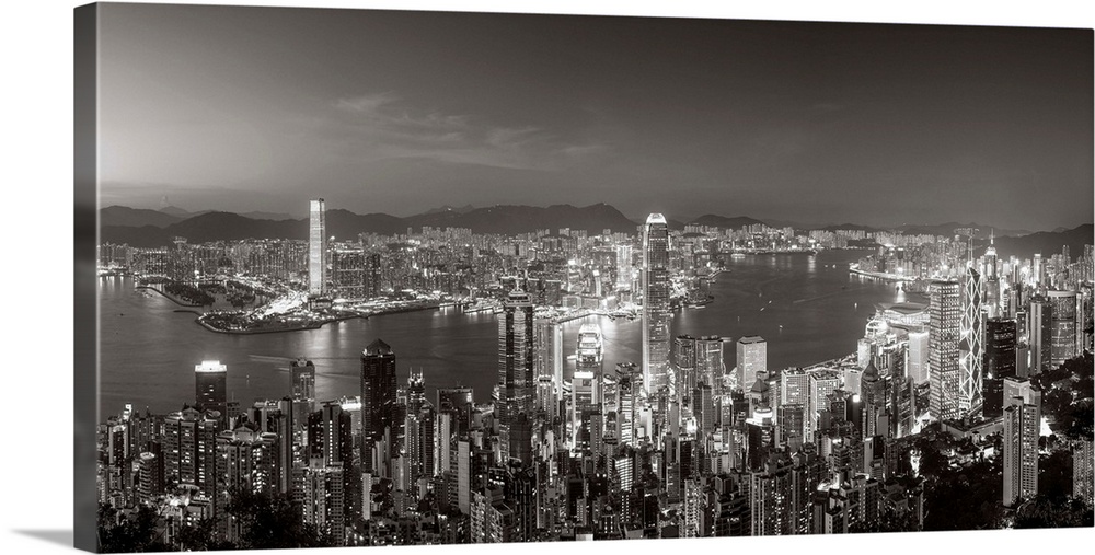Skyline Of Hong Kong Island And Kowloon From Victoria Peak At Dusk, Hong Kong Island, Hong Kong