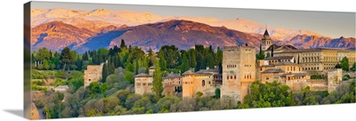 Spain, Andalucia, Granada, Alhambra Palace and Sierra Nevada mountains