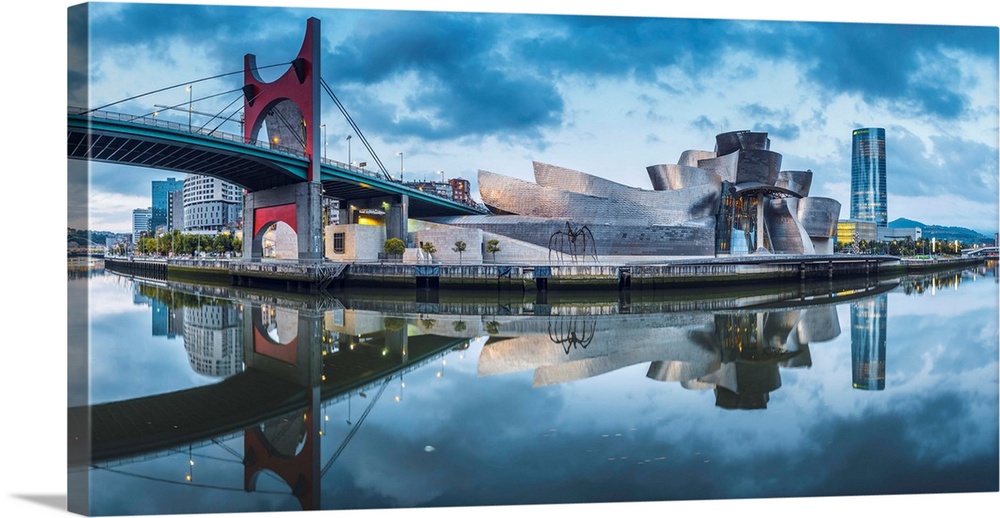 Spain, Basque Country, Bilbao. Guggenheim Museum Bilbao designed by Frank Gehry.