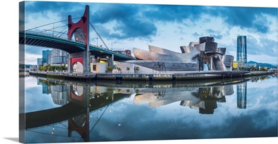 Spain, Basque Country, Bilbao, Guggenheim Museum Bilbao Designed By Frank Gehry
