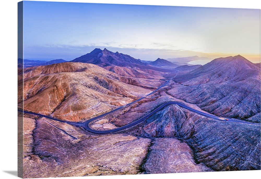 Spain, Canary Islands, Fuerteventura, mountain road crossing the volcanic landscape near Sicasumbre astronomical viewpoint