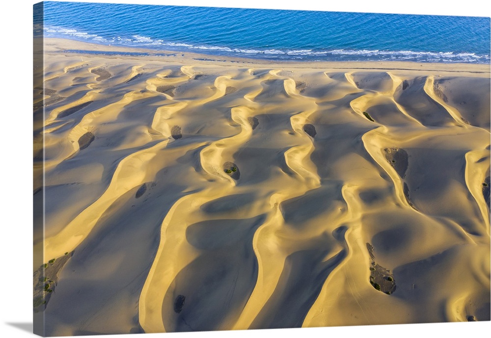 Spain, Canary Islands, Gran Canaria, Maspalomas Sand Dunes.