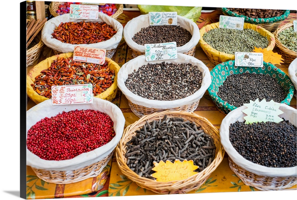 Spices for sale at a French farmer's market on Place des Precheurs, Aix-en-Provence, Bouches-du-Rhone, Provence-Alpes-Cote...