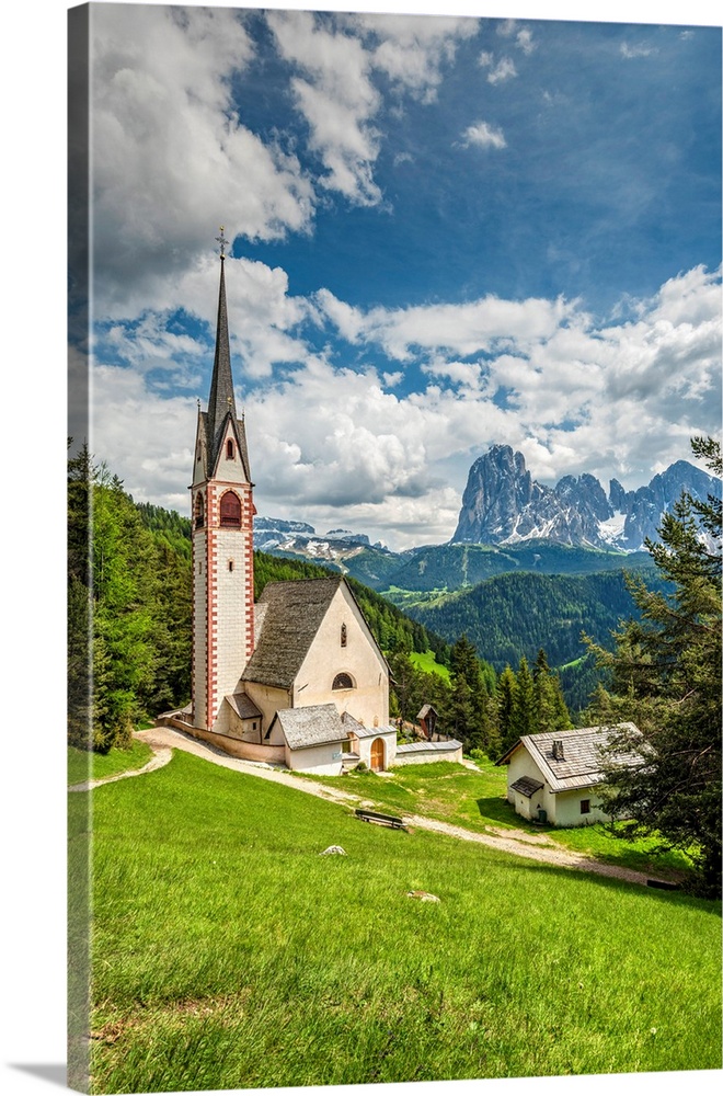 St. Jakob Church With Langkofel - Sassolungo Mountain Group In The Background, Ortisei - St. Ulrich, Trentino Alto Adige -...