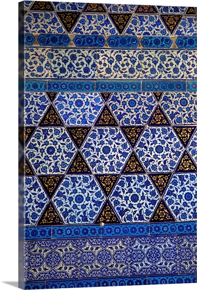 Tiles in Circumcision Room, Summer Pavilion, Topkapi Palace, Istanbul, Turkey
