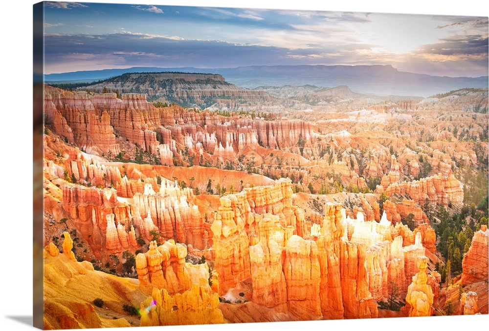 Sunrise at Bryce Canyon National Park, Utah, USA. From Sunset Point.