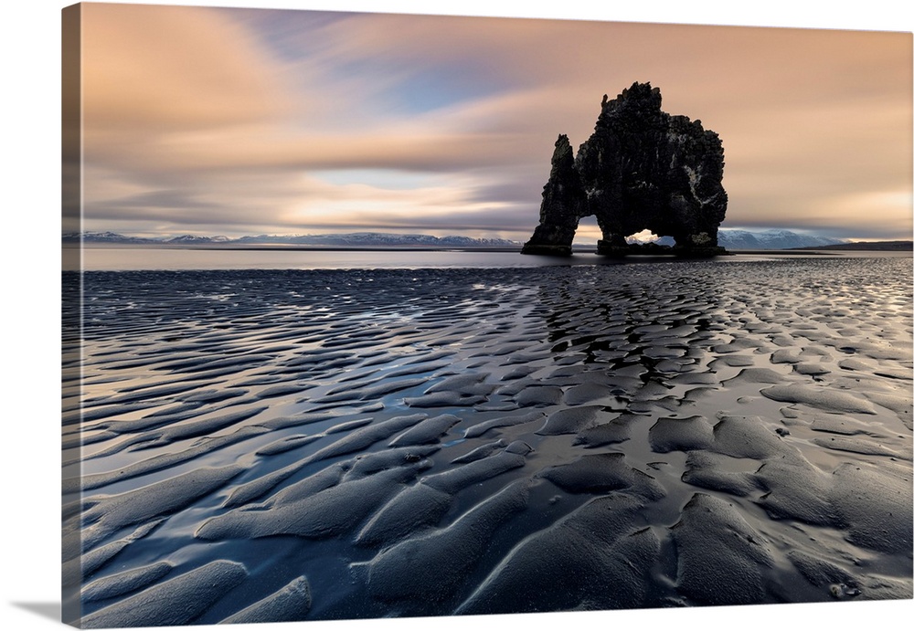 Sunset at Hvitserkur, Norduland vestra, Northen Iceland, Europe.