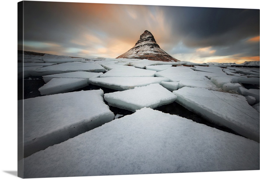 Sunset at the Kirkjufell mountain in winter, Snaefellsnes Peninsula, Iceland