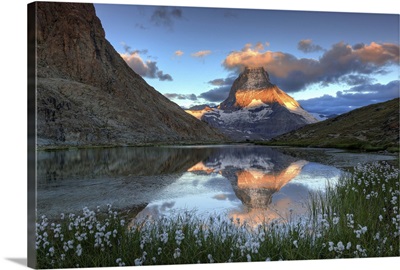 Switzerland, Valais, Zermatt, Matterhorn Peak and Riffel Lake