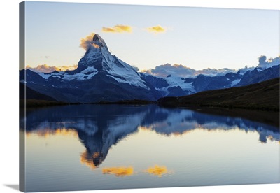 Switzerland, Valais, Zermatt, Matterhorn Stellisee lake