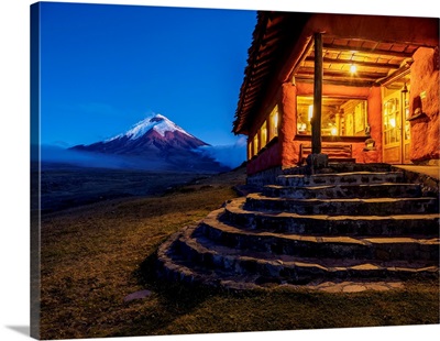 Tambopaxi Mountain Shelter, Cotopaxi Volcano, Twilight, Cotopaxi National Park, Ecuador