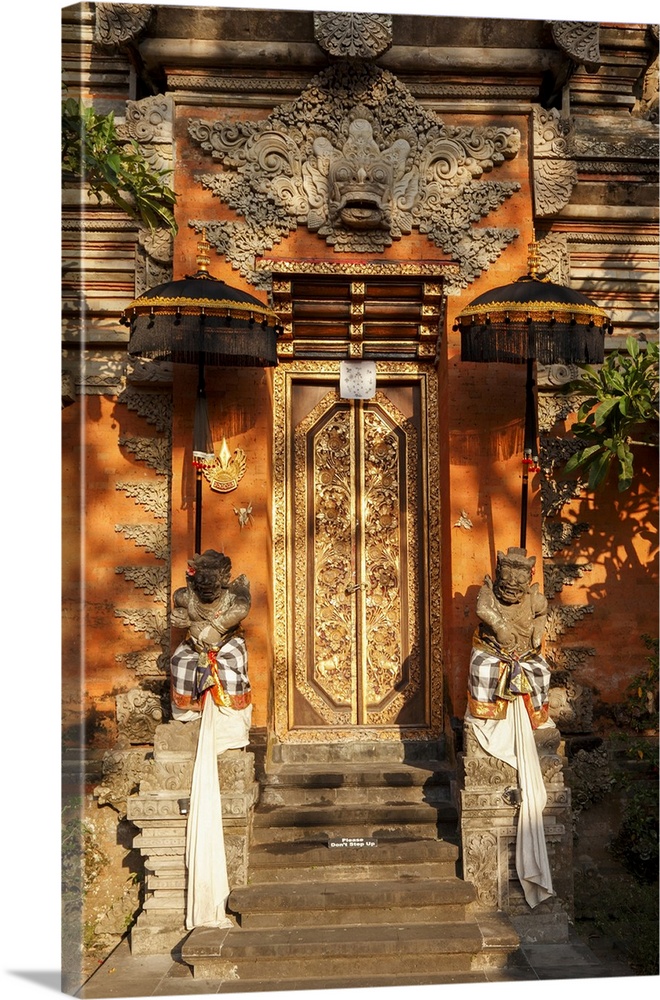 Indonesia, Bali, Ubud; Tempel: Puri Saren Agung, is a historical building, the palace was the official residence of the ro...