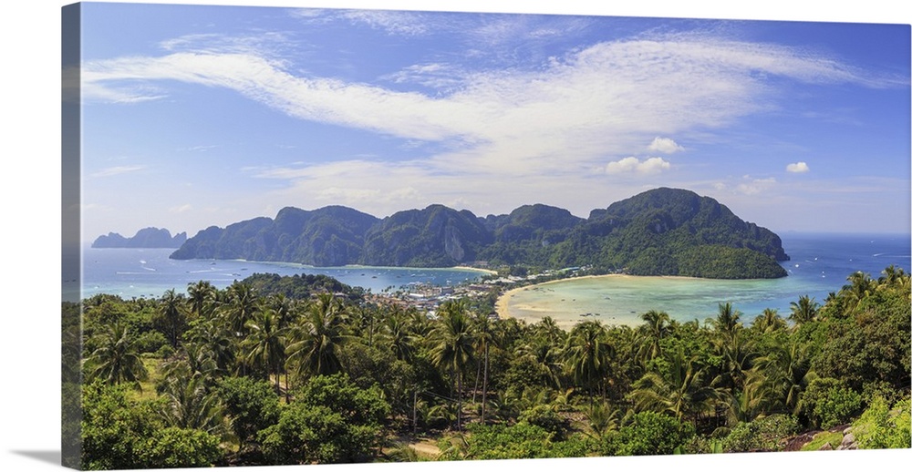 Thailand, Krabi Province, Ko Phi Phi Don Island, View of Ao Ton Sai and Ao Lo Dalam beaches.