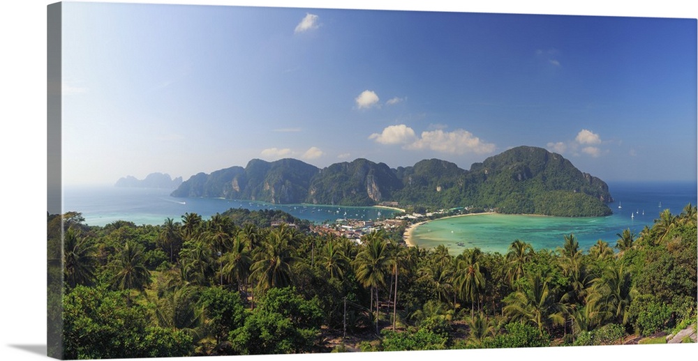 Thailand, Krabi Province, Ko Phi Phi Don Island, View of Ao Ton Sai and Ao Lo Dalam beaches.