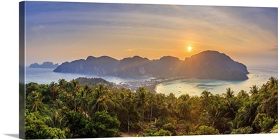 Thailand, Krabi Province, Ko Phi Phi Don Island, Ao Ton Sai and Ao Lo Dalam beaches