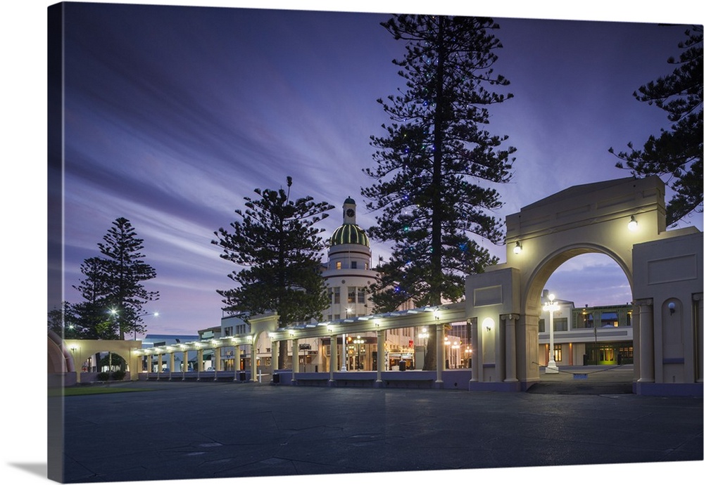 New Zealand, North Island, Hawkes Bay, Napier, art-deco architecture, the TandG Building, 1936 and the Marine Parade, dusk.