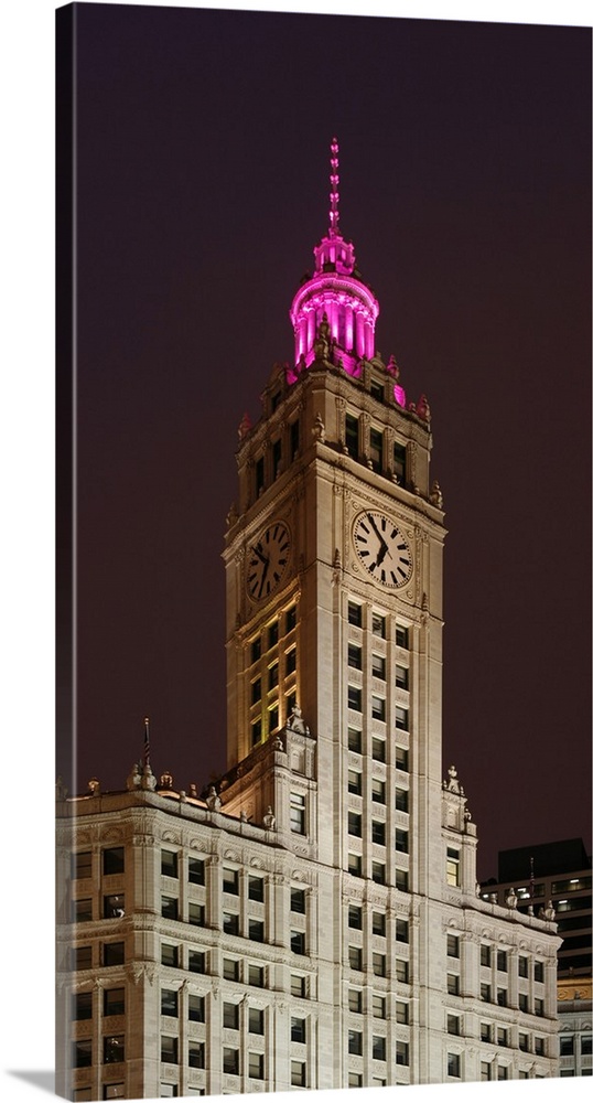 The Wrigley Building in the loop in Chicago on a rainy day, USA.