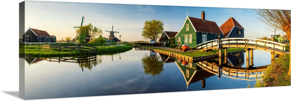 Traditional farm houses, zaanse schans, Holland, Netherlands.