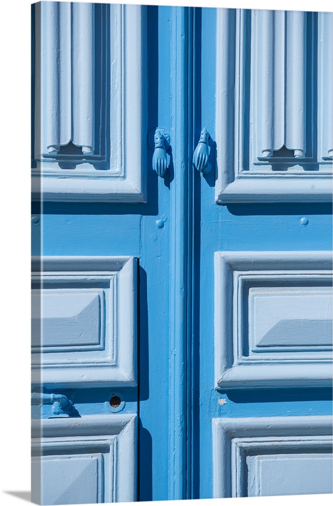 Tunisia, Kairouan, Madina, Hands of Fatima door handle on a blue door.