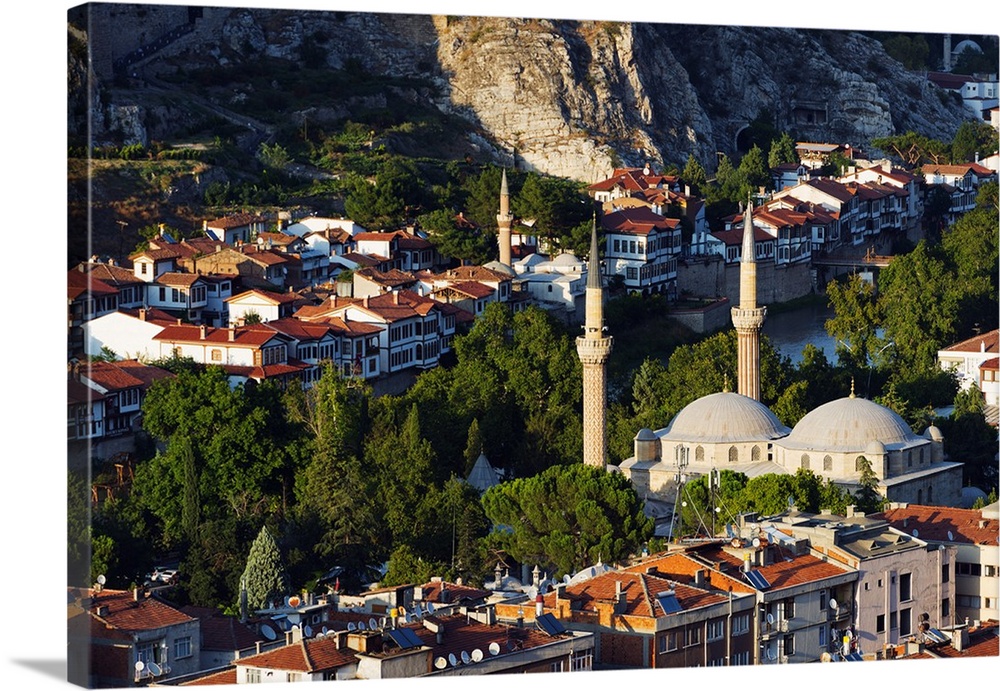 Turkey, Central Anatolia, Amasya, Sultan Beyazit II Camii mosque.