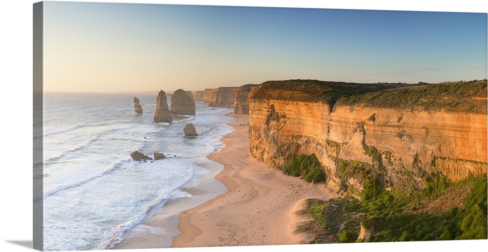 Twelve Apostles, Port Campbell National Park, Great Ocean Road, Victoria, Australia.