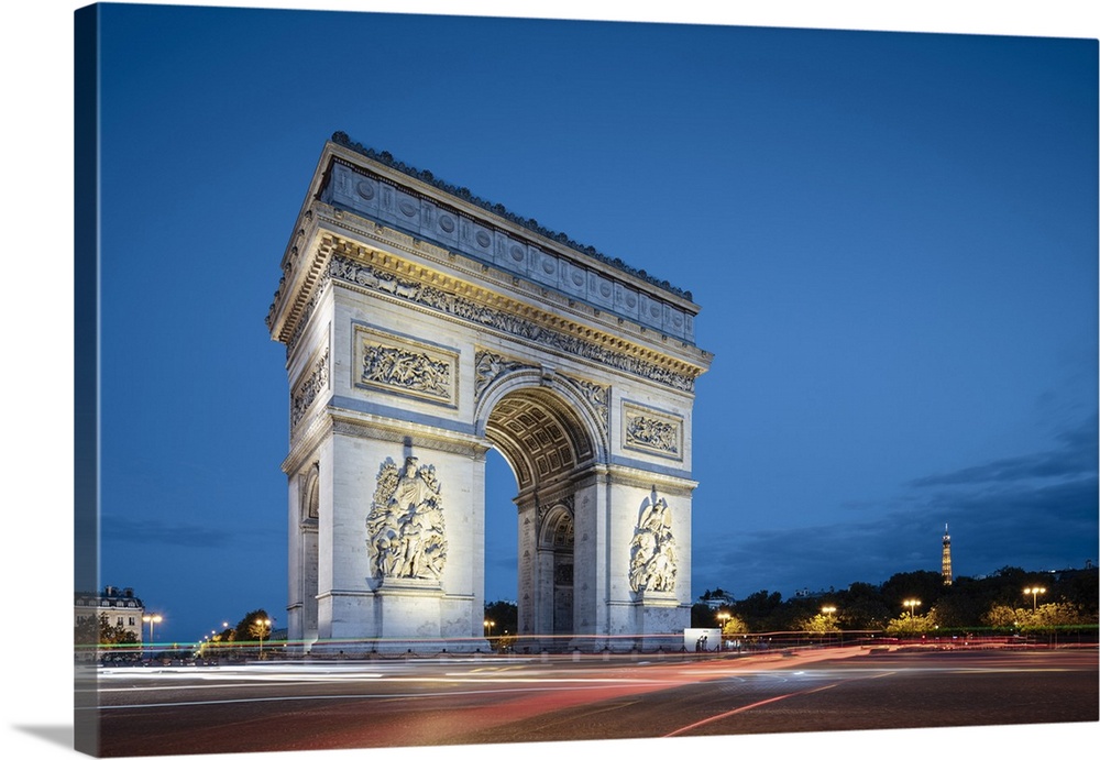 Twilight at Arc de Triomphe de l'etoile, Paris, France