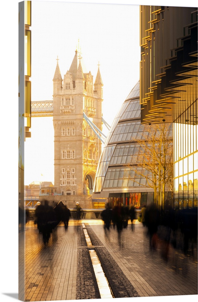 UK, England, London, City Hall and Tower Bridge