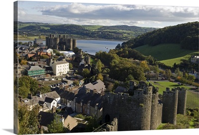 UK, North Wales, Conwy, View of the town and castle with the Conwy River behind