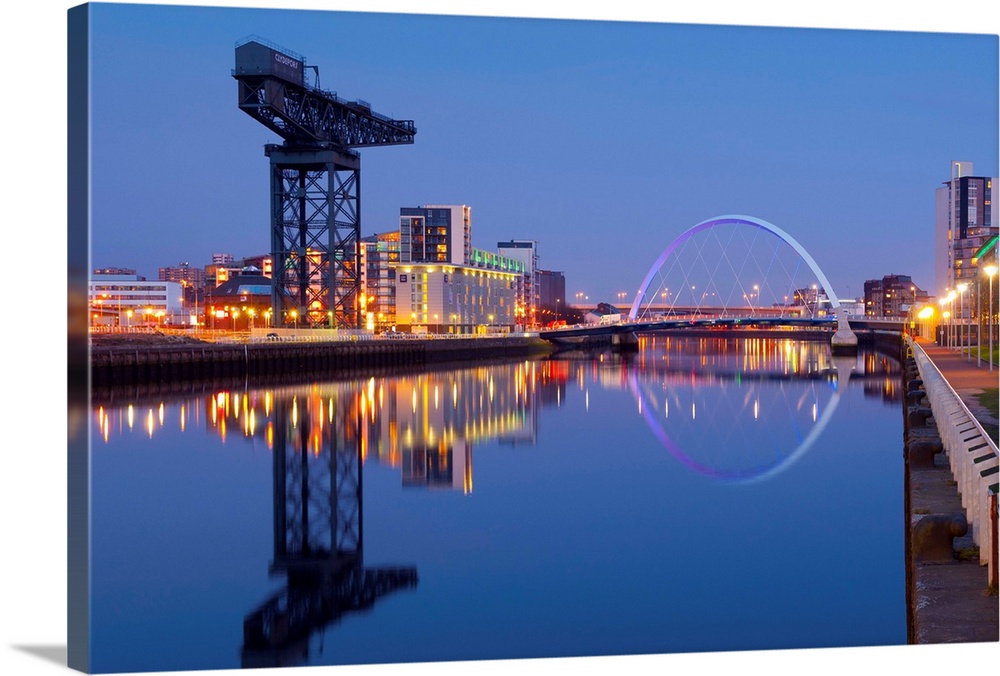UK, Scotland, Glasgow, River Clyde, Finnieston Crane and the Clyde Arc, nicknamed the Squinty Bridge