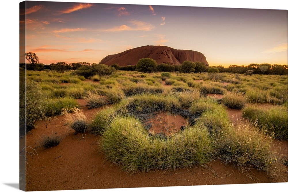 Uluru (Ayers Rock), Uluru-Kata Tjuta National Park, Northern Territory, Central Australia, Australia.