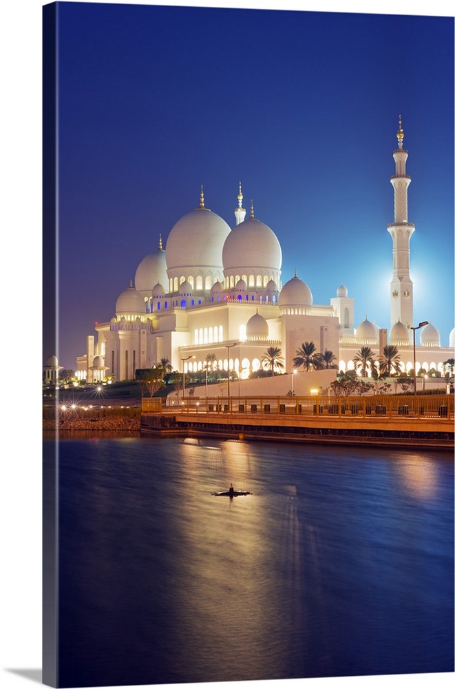 Middle East, United Arab Emirates, Abu Dhabi, Sheikh Zayed Grand Mosque.