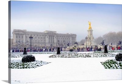 United Kingdom, England, London, Westminster, Buckingham Palace In The Snow
