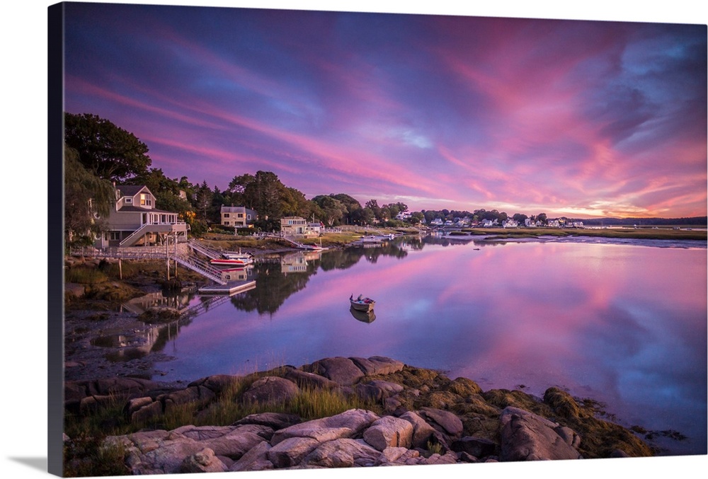 USA, New England, Massachusetts, Cape Ann, Gloucester, Annisquam Harbor, sunset.