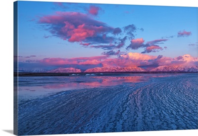 Utah, Antelope Island State Park, Wasatch range and Great Salt Lake in winter