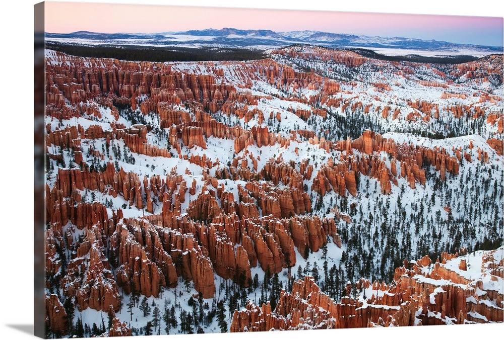 USA, Utah, Bryce Canyon National Park, Bryce Amphitheater from Bryce Point dusk, winter