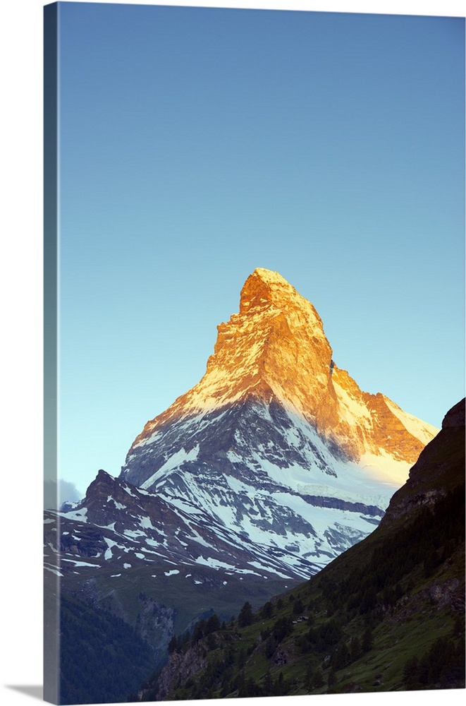 Europe, Valais, Swiss Alps, Switzerland, Zermatt, sunrise on The Matterhorn (4478m).
