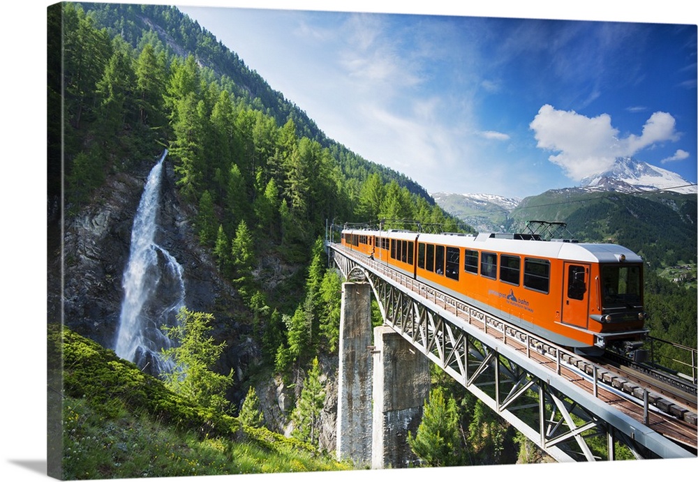 Europe, Valais, Swiss Alps, Switzerland, Zermatt, The Matterhorn (4478m), Gornergrat cog railway.