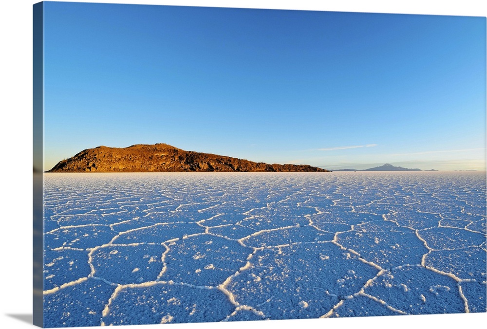 Bolivia, Potosi Department, Daniel Campos Province, Salar de Uyuni, View towards the Incahuasi Island at sunrise.